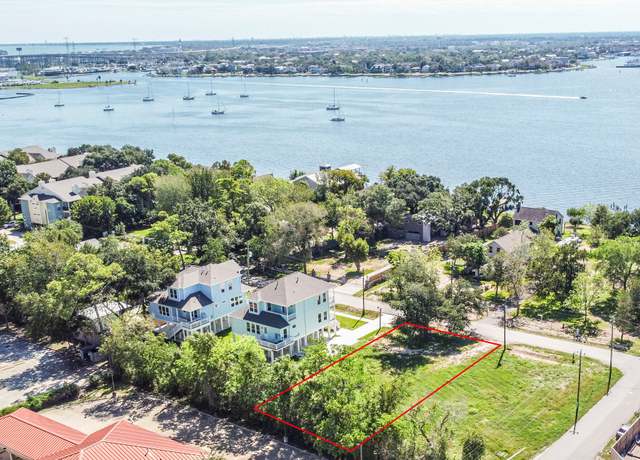 Property at 2930 Seargent St, Seabrook, TX 77586