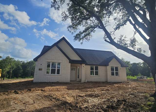 Property at 3830 Sunrise Ln, Damon, TX 77430, 3 beds, 2 baths