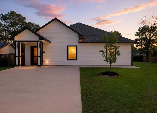 Property at 7838 Pecan Villas Dr, Houston, TX 77061, 3 beds, 2 baths