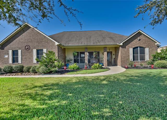 Property at 3077 Dees Cir, Sealy, TX 77474, 4 beds, 2.5 baths