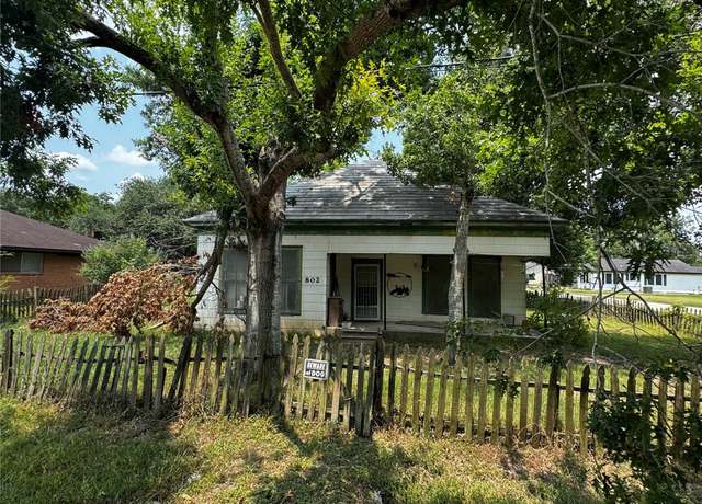 Property at 802 Koym St, East Bernard, TX 77435, 3 beds, 1.5 baths