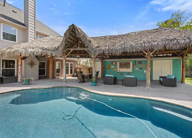 Property at 402 Windsor Dr, Friendswood, TX 77546, 5 beds, 2.5 baths