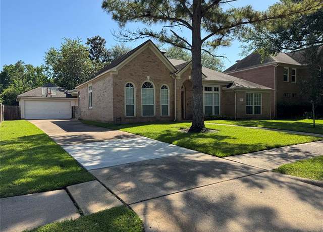 Property at 3615 Huggins Way St, Pearland, TX 77584, 4 beds, 2 baths