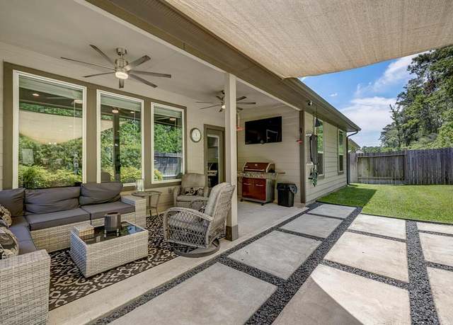 Property at 14302 Winema View Ln, Conroe, TX 77384, 4 beds, 2.5 baths
