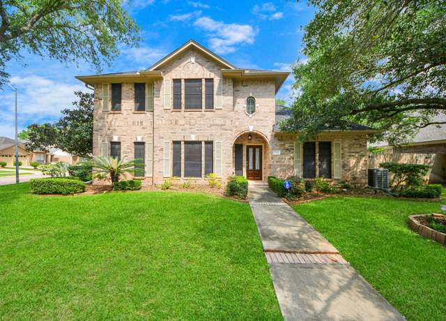 Property at 1330 Woodmere Ln, Richmond, TX 77406, 4 beds, 2.5 baths