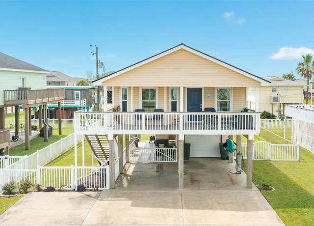 Property at 4106 Reeves Dr, Galveston, TX 77554, 3 beds, 2.5 baths