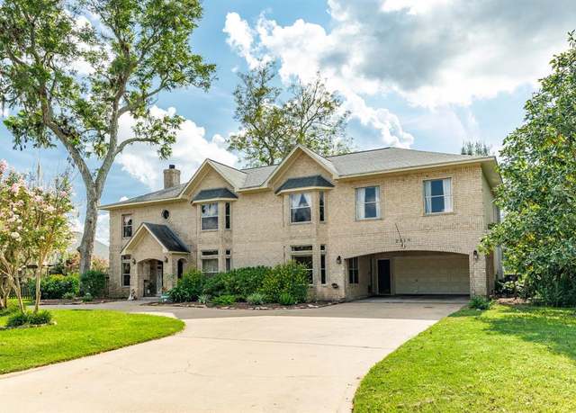 Property at 2210 Riverside Dr, West Columbia, TX 77486, 5 beds, 3.5 baths
