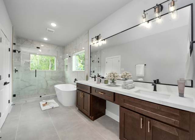 Property at 6814 Del Rio St, Houston, TX 77021, 4 beds, 3.5 baths