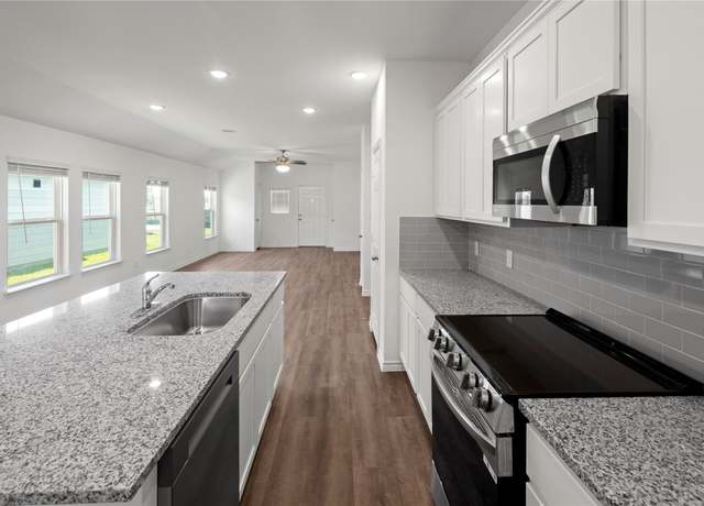 Property at 821 Stonypoint Ln, Dayton, TX 77535, 3 beds, 2 baths
