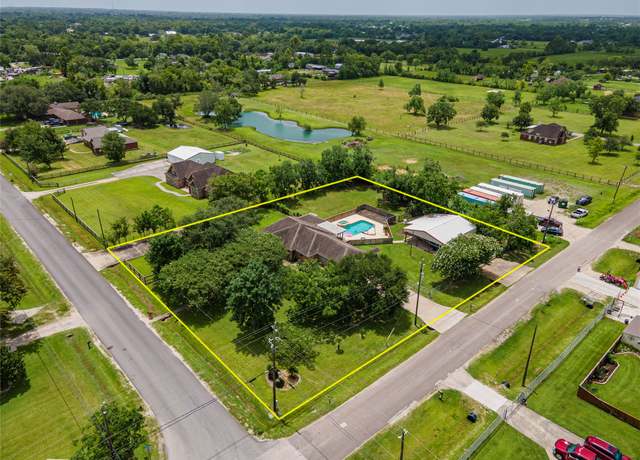 Property at 15631 Fir Rd, Santa Fe, TX 77517, 3 beds, 2 baths