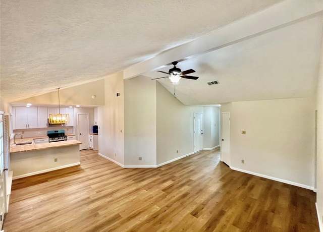 Property at 7126 Gettysburg Dr, Richmond, TX 77469, 3 beds, 2 baths