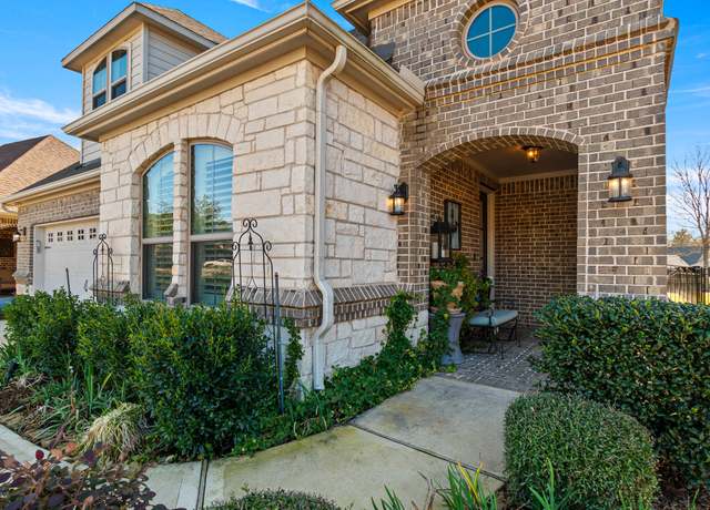 Property at 12169 Creekside Villas Ct, Conroe, TX 77304, 3 beds, 3 baths