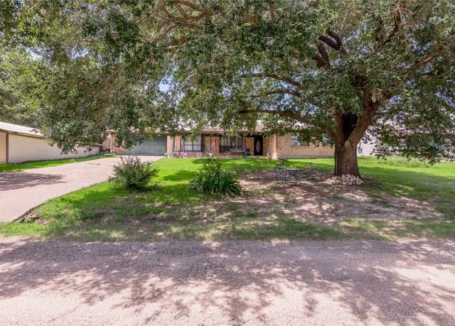 Property at 100 W Lakeview Dr, Point Blank, TX 77364, 3 beds, 2 baths