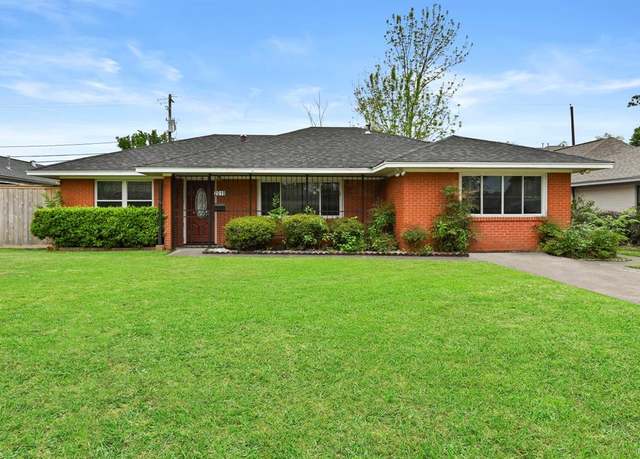 Property at 2019 Chantilly Ln, Houston, TX 77018, 3 beds, 1 bath