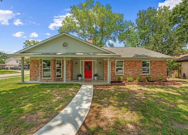 Property at 9863 Swan Ct, Conroe, TX 77385, 3 beds, 2 baths