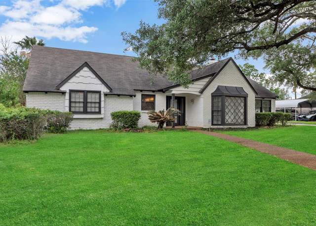 Property at 5108 Goose Creek Dr, Baytown, TX 77521, 4 beds, 2 baths