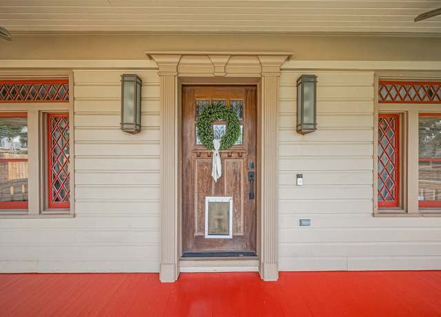 Property at 901 W 21st St, Houston, TX 77008, 3 beds, 2 baths
