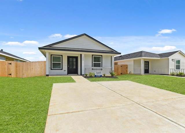 Property at 12047 William Trails Cir, Willis, TX 77378, 3 beds, 2 baths