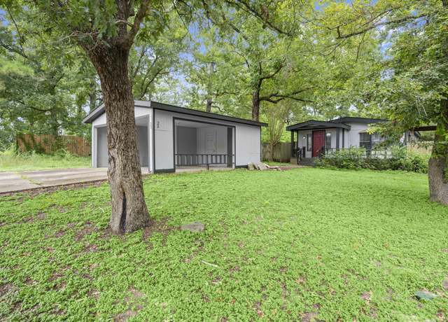 Property at 23 Woodland Hills Dr, Conroe, TX 77303, 3 beds, 2 baths