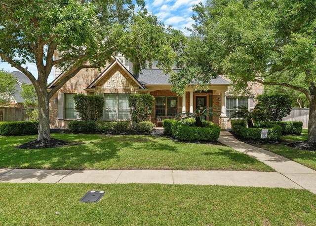 Property at 11816 Sea Shadow Bnd, Pearland, TX 77584, 5 beds, 3.5 baths