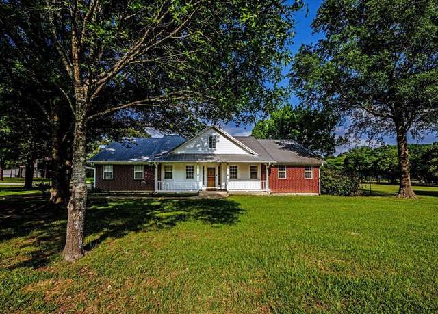 Property at 8451 State Highway 75 S, Huntsville, TX 77340, 3 beds, 2.5 baths