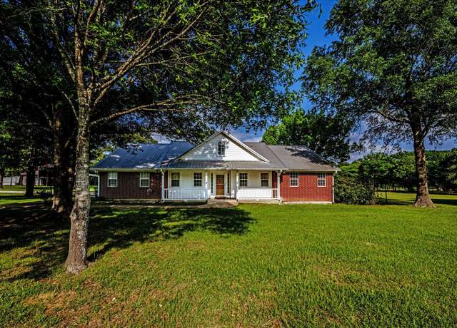 Property at 8451 State Highway 75 S, Huntsville, TX 77340, 3 beds, 2.5 baths