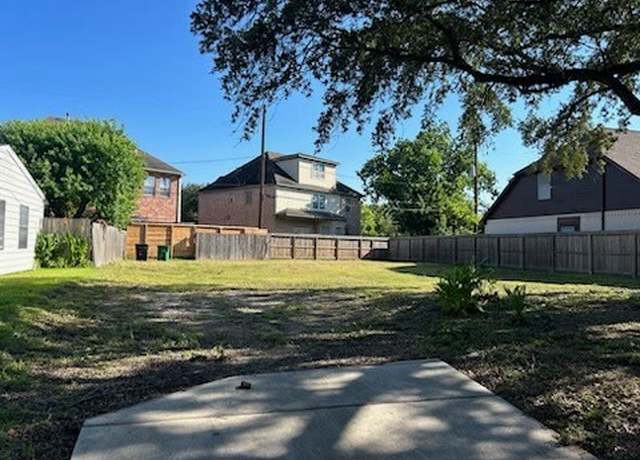 Property at 5506 Evergreen St, Houston, TX 77081