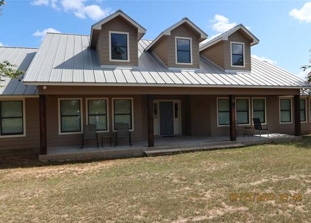 Property at 2748 Interstate 10, Weimar, TX 78962, 3 beds, 2 baths
