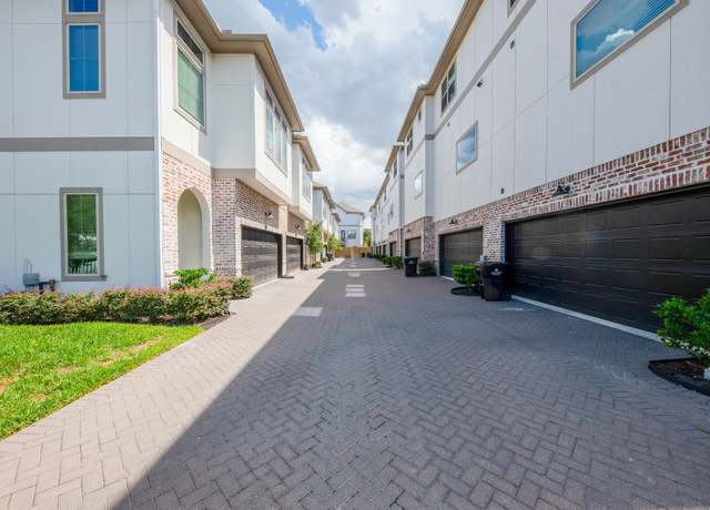Property at 5209 Allen St Unit C, Houston, TX 77007, 3 beds, 2.5 baths