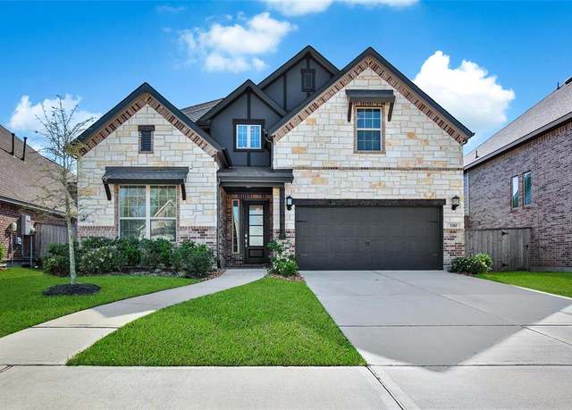 Property at 3310 Bellwick Chase Ln, Houston, TX 77365, 5 beds, 4.5 baths