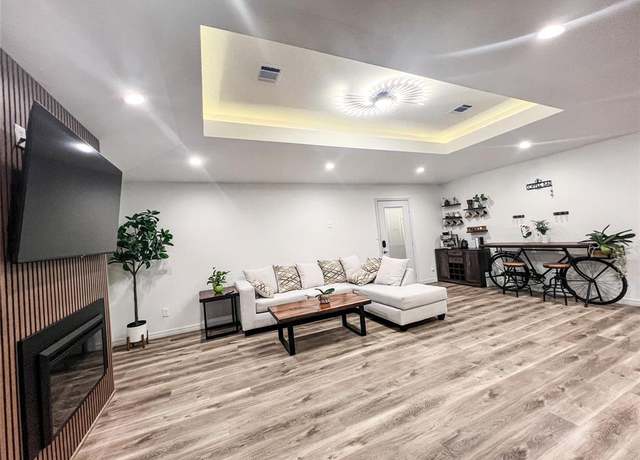 Property at 11507 Willwood Dr, Houston, TX 77072, 3 beds, 2 baths