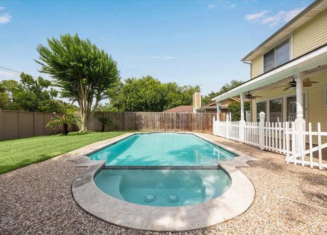 Property at 607 Oak Harbor Dr, Houston, TX 77062, 4 beds, 2.5 baths