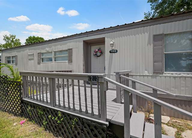 Property at 1202 Willow Ln, League City, TX 77573, 3 beds, 2 baths