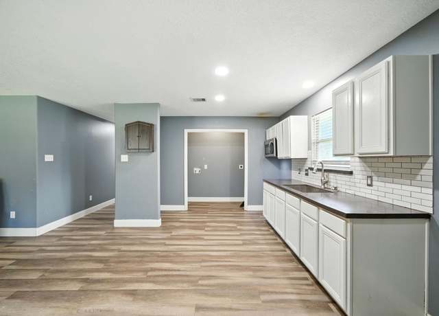 Property at 11925 Miller Cir, Conroe, TX 77302, 3 beds, 2 baths