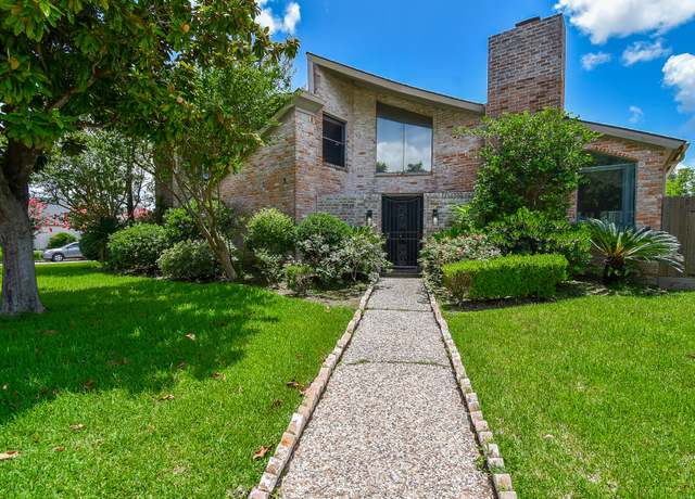 Property at 7719 Apache Plume Dr, Houston, TX 77071, 6 beds, 4.5 baths
