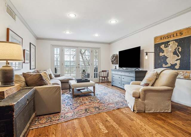 Property at 6639 Bayou Glen Rd, Houston, TX 77057, 2 beds, 2 baths