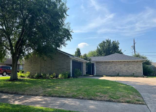 Property at 9806 Stonemont Rd, La Porte, TX 77571, 3 beds, 2 baths