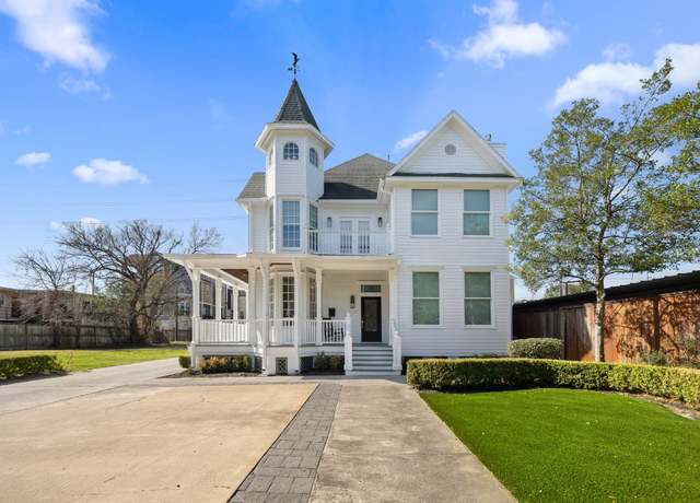Property at 811 Heights Blvd, Houston, TX 77007, 3 beds, 3.5 baths