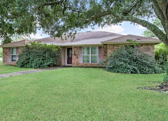 Property at 234 Meneley Rd, Winnie, TX 77665, 3 beds, 3.5 baths