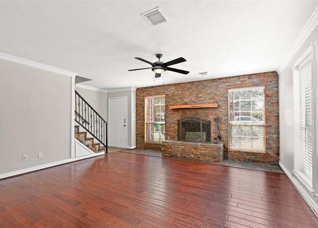 Property at 4714 Hawthorne St, Seabrook, TX 77586, 3 beds, 2.5 baths