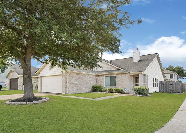 Property at 10702 Country Squire Blvd, Baytown, TX 77523, 3 beds, 2 baths