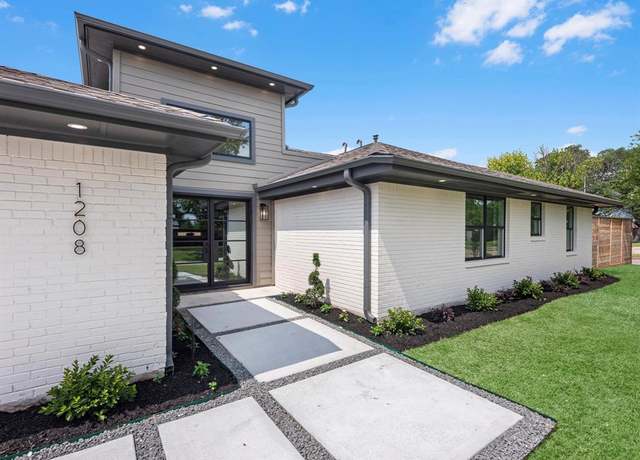 Property at 1208 Curtin St, Houston, TX 77018, 4 beds, 2.5 baths