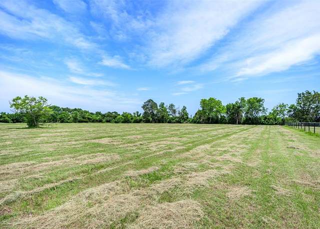 Property at 831 Indian Hill Ln, Brenham, TX 77833