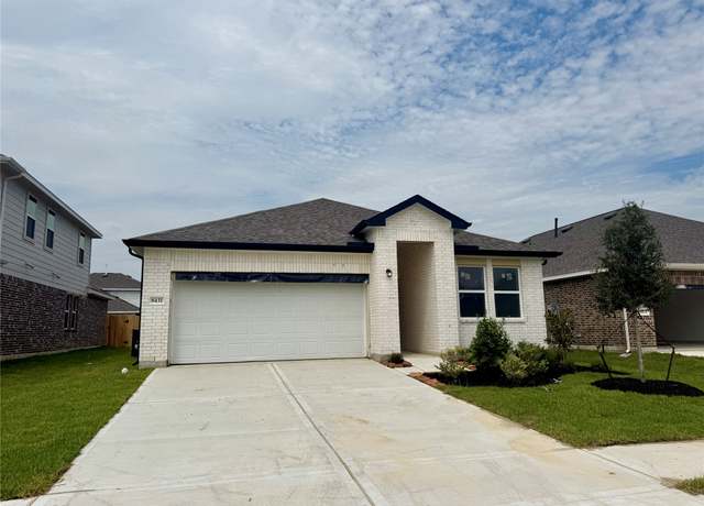 Property at 8431 Tranquil Bay Ct, Baytown, TX 77523, 5 beds, 3 baths
