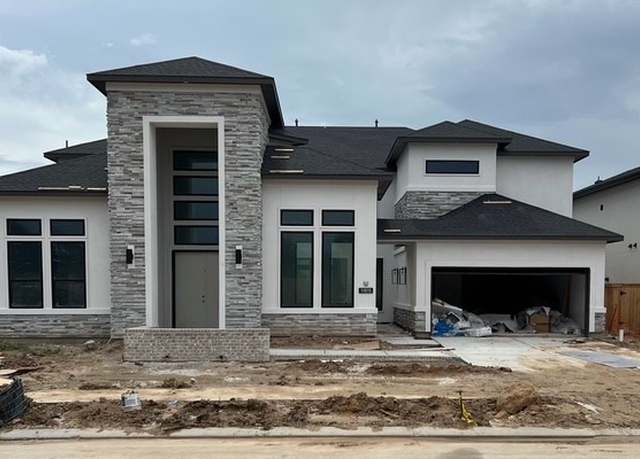 Property at 11015 Sandy Pinewoods Trl, Cypress, TX 77433, 5 beds, 4.5 baths