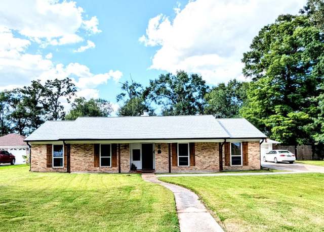Property at 523 Basswood Dr, Spring, TX 77386, 3 beds, 2 baths