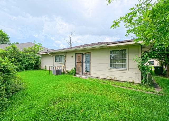 Property at 12511 Claygate Dr, Houston, TX 77047, 3 beds, 1 bath