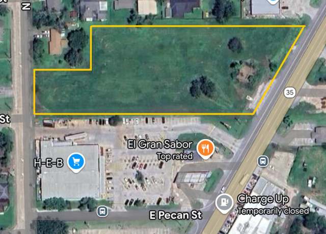 Property at 1321 E Mulberry St, Angleton, TX 77515