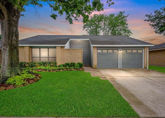 Property at 16734 Selder Dr, Friendswood, TX 77546, 3 beds, 2 baths