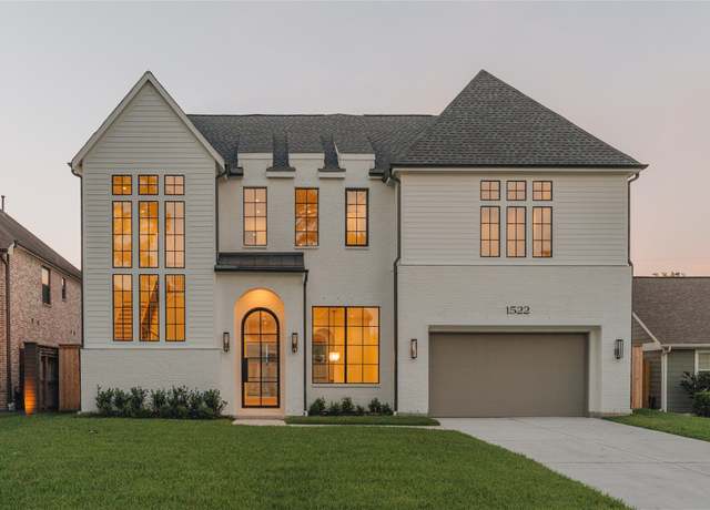 Property at 1522 Woodcrest Dr, Houston, TX 77018, 4 beds, 5.5 baths